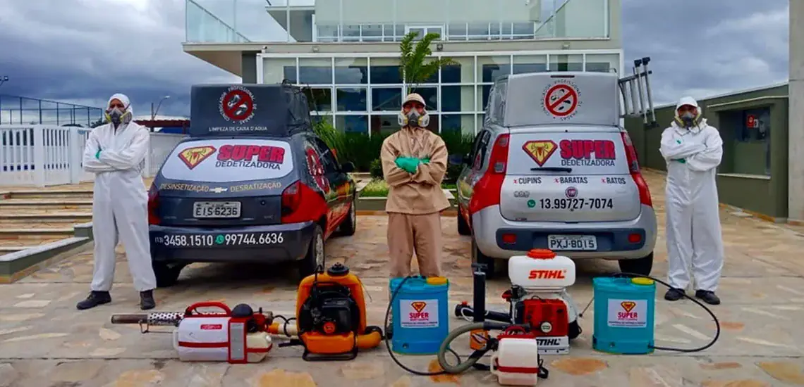 Equipe com a frota e os equipamentos