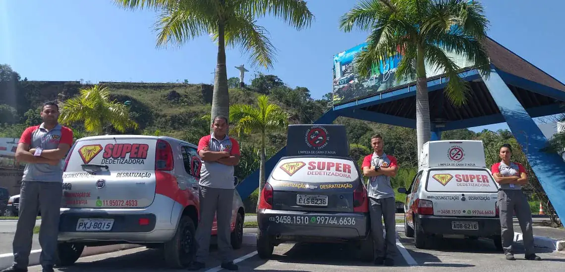 Equipe no portal de Peruíbe